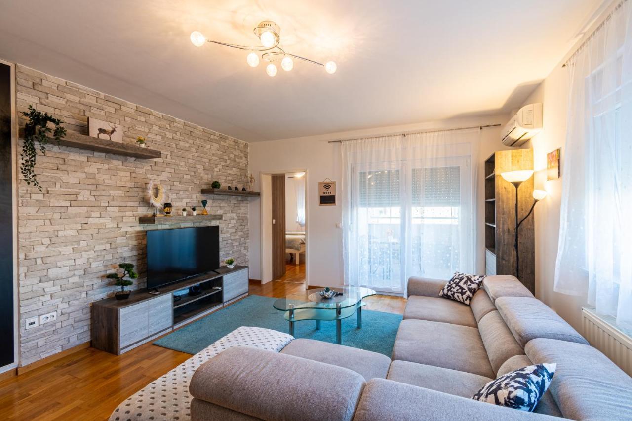 Flexible Selfcheckins 40 - Zagreb - Parking - Big Loggia - New - 2 Beedroms Apartment Екстериор снимка