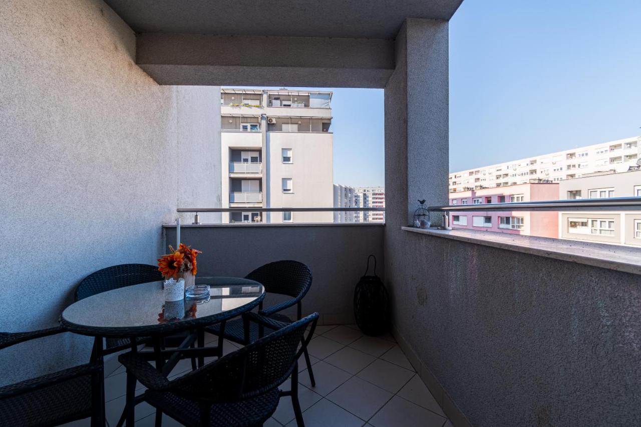 Flexible Selfcheckins 40 - Zagreb - Parking - Big Loggia - New - 2 Beedroms Apartment Екстериор снимка