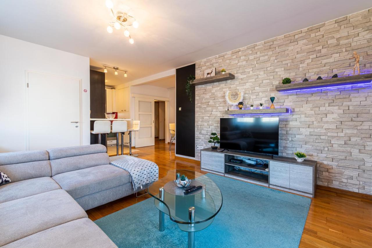 Flexible Selfcheckins 40 - Zagreb - Parking - Big Loggia - New - 2 Beedroms Apartment Екстериор снимка